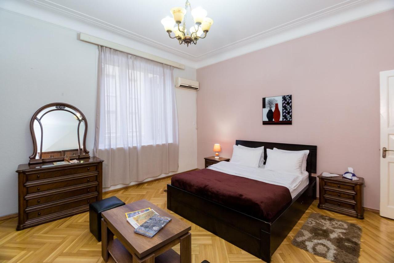 Apartment Gallery Rustaveli 1 第比利斯 外观 照片